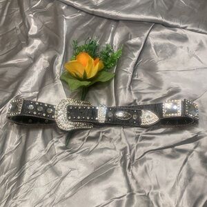 🌹 Atlas Accessories • Vintage Beautiful Blinged - Out Women’s Western Style Belt